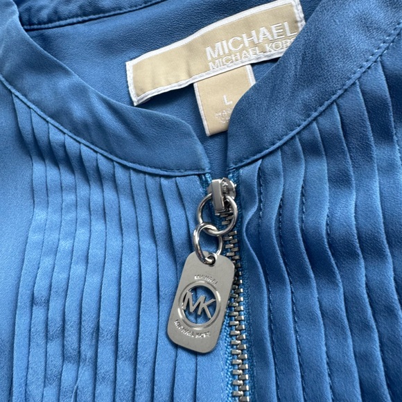 Michael Kors Blue Blouse Size Large with silver tone hardware - Picture 15 of 17